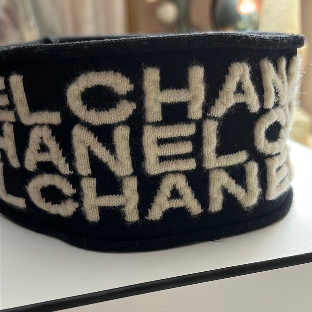 CHANEL Black and Cream Headband - Picture 7 of 17
